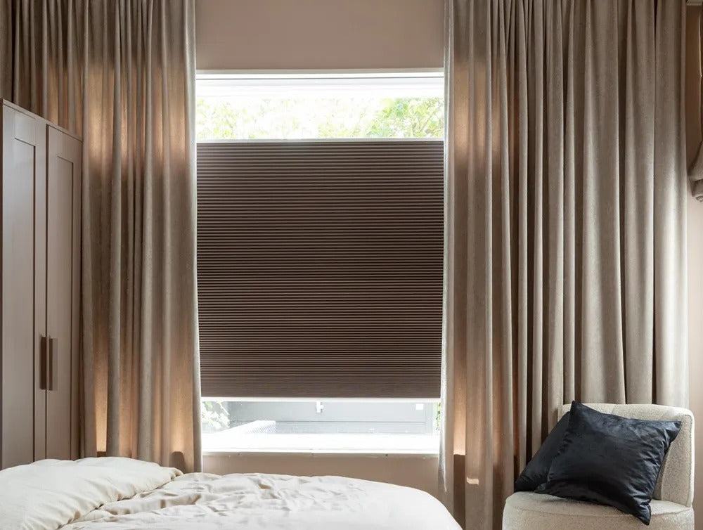 Plisséhordeur, hordeur, horren, hor, maatwerk horren, horren op maat, insectenwering, horrengaas, inzethor, rolhor, raamhor, deurhor, schuifhordeur, dubbele hordeur, horrenspecialist, goedkope horren, kwalitatieve horren, hordeuren online, raamhorren op maat, plissé hor, schuifpui hor, hordeuren prijzen, horren bestellen, aluminium horren, kunststof horren, hordeur plissé, horren montage, horren Almere, horren specialist Nederland, insectenhorren, anti-insect hor, vliegenhor, muggenhor, pollenhor, horren me